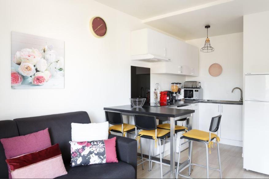 Appartement cozy: 10/15 min des Champs Élysée Sartrouville Extérieur photo